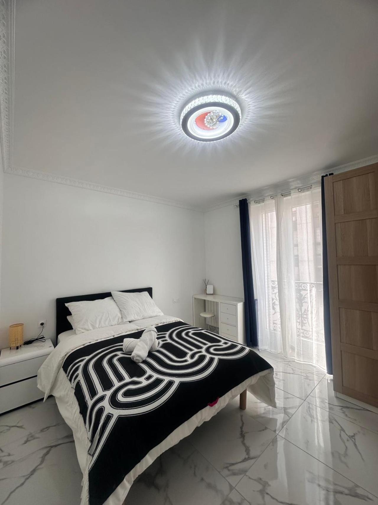 Superbe Appartement Renove Au Coeur De La Capitale パリ エクステリア 写真
